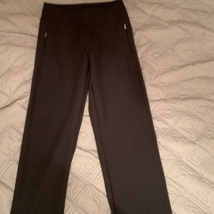 Women’s black wide legs yoga pant..